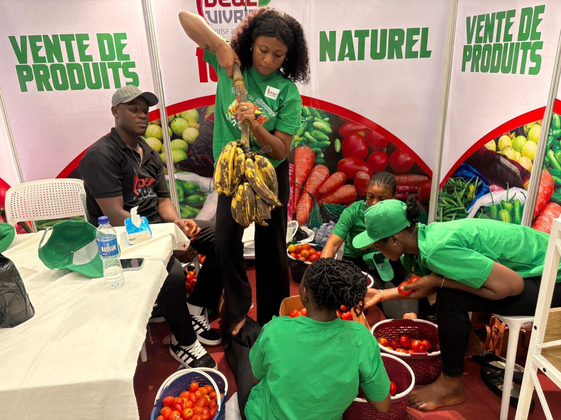 Un stand de vente de produits frais
